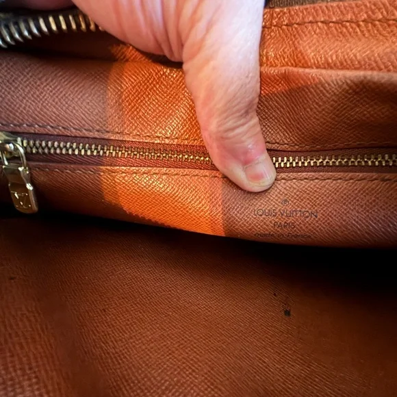 Authentic Vintage Louis Vuitton Monogram Marly Dragonne Clutch – Good Condition - Picture 12 of 15